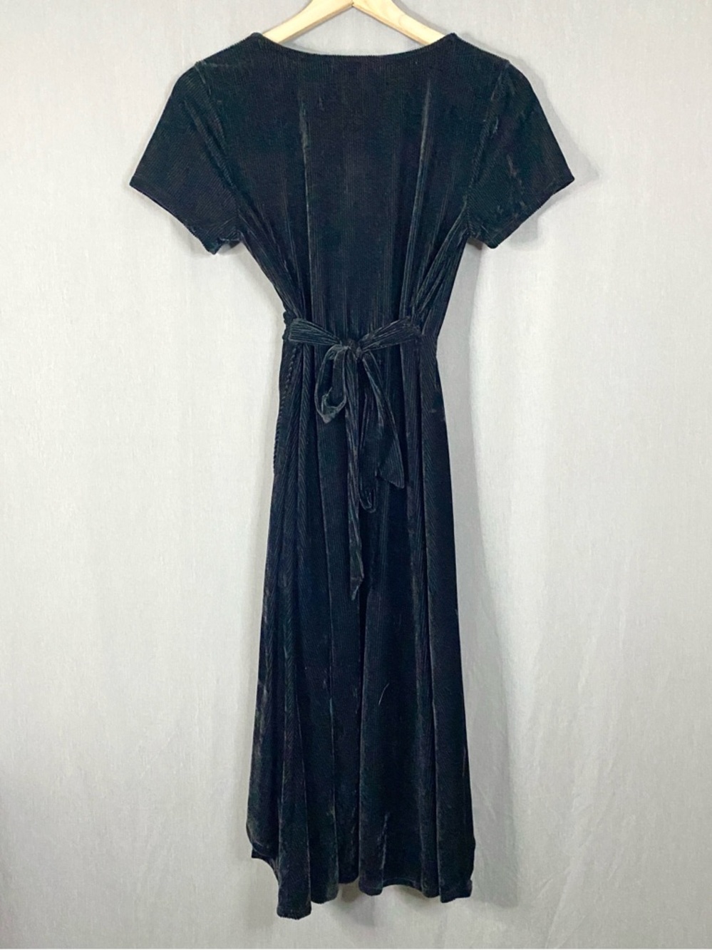NWT Women’s Earthbound Trading Velvet Ribbed Wrap Dress in Black Size Small - Picture 7 of 8